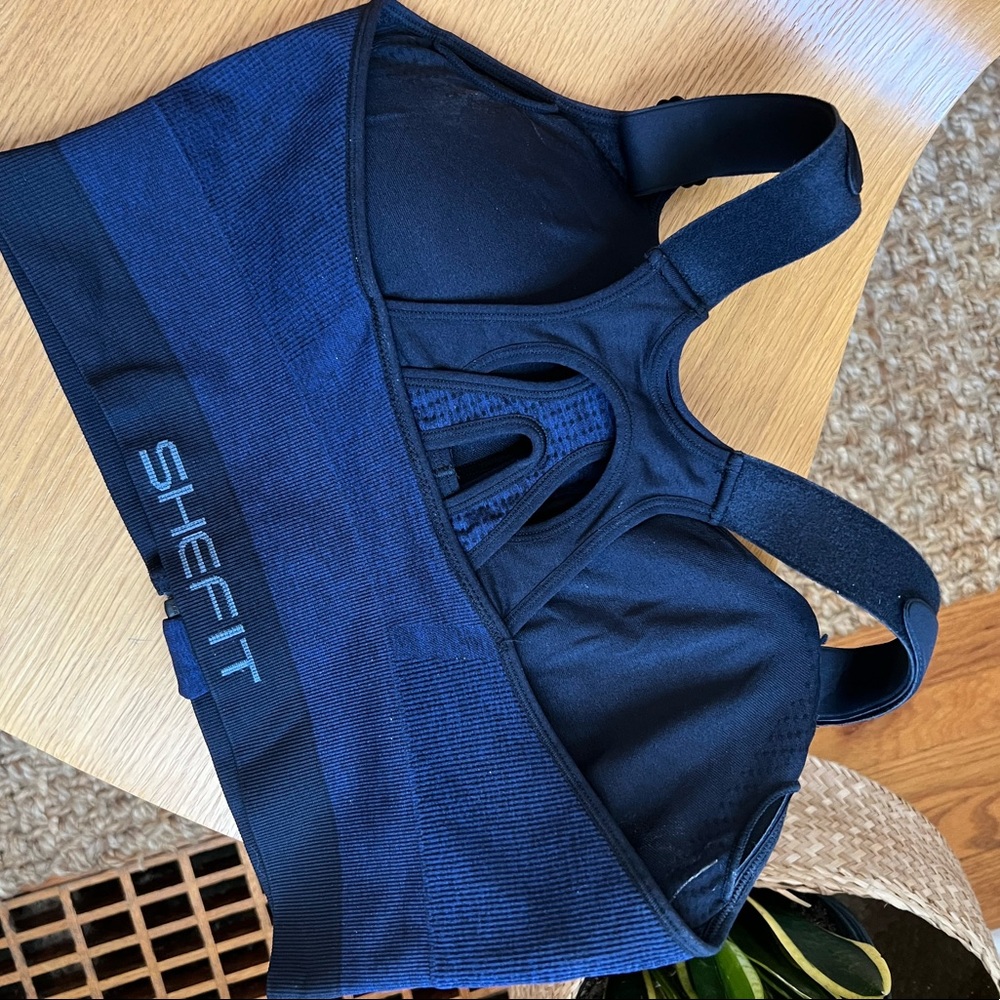 Shefit, Low impact, neverworn